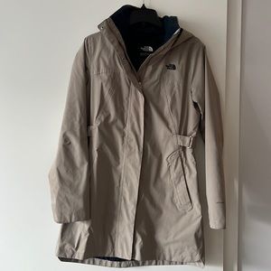 North face for rain jacket - size medium